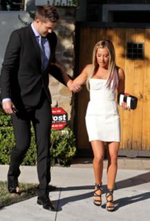 Ashley Tisdale feet photo thumbnail