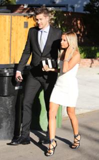 Ashley Tisdale feet photo thumbnail