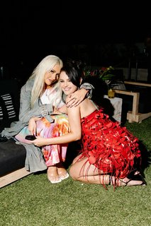 Christina Aguilera feet photo thumbnail