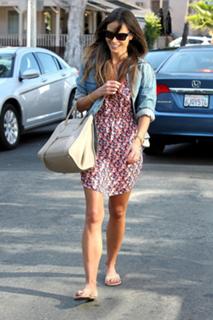 Jordana Brewster feet photo thumbnail