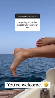 Danica Patrick feet photo thumbnail