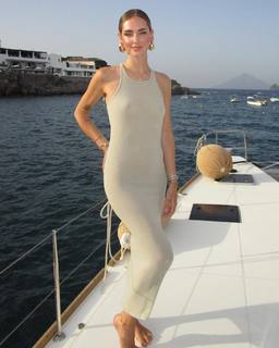 Chiara Ferragni feet photo thumbnail