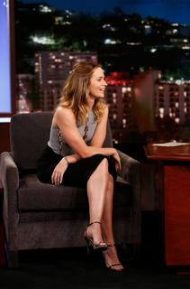Emily Blunt feet photo thumbnail