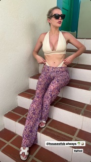 Helen Flanagan feet photo thumbnail