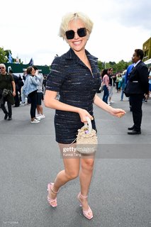 Pixie Lott feet photo thumbnail