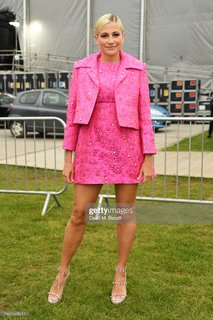 Pixie Lott feet photo thumbnail