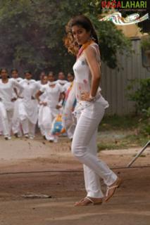 Ileana D'Cruz feet photo thumbnail
