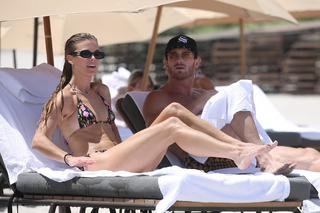 Nina Agdal feet photo thumbnail