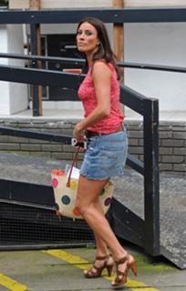 Melanie Sykes feet photo thumbnail