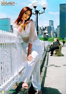 Ileana D'Cruz feet photo thumbnail