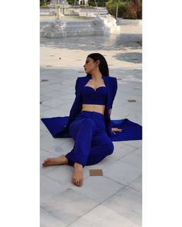 Mouni Roy feet photo thumbnail