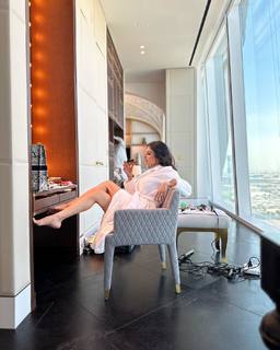 Mouni Roy feet photo thumbnail