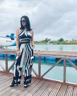 Sunny Leone feet photo thumbnail
