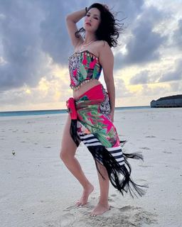 Sunny Leone feet photo thumbnail