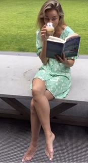 Malgorzata Socha feet photo thumbnail