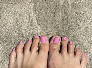 Paulina Sykut feet photo thumbnail