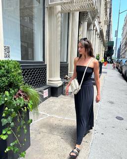 Taylor Hill feet photo thumbnail
