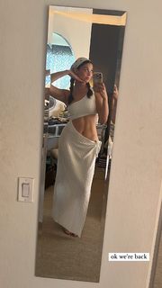 Kira Kosarin feet photo thumbnail