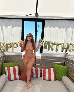 Francia Raisa feet photo thumbnail