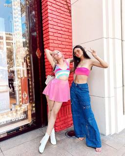 Victoria Justice feet photo thumbnail