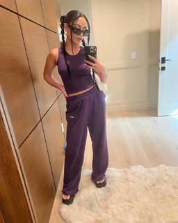 Vanessa Hudgens feet photo thumbnail