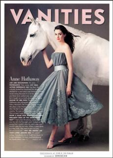 Anne Hathaway feet photo thumbnail