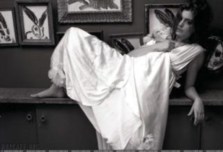 Anne Hathaway feet photo thumbnail