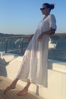 Minnie Driver feet photo thumbnail