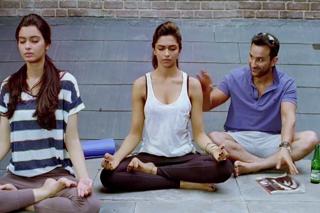 Diana Penty feet photo 2