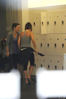 Minka Kelly feet photo thumbnail