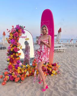 Elsa Hosk feet photo thumbnail