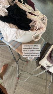 Melita Toniolo feet photo thumbnail