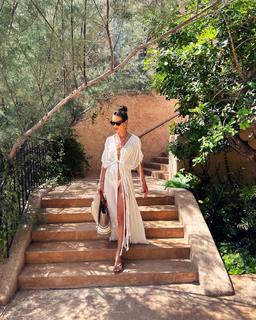 Alessandra Ambrosio feet photo thumbnail
