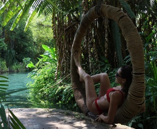 Tania Rincón feet photo thumbnail