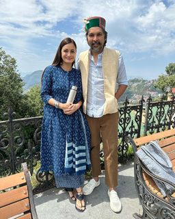 Dia Mirza feet photo thumbnail