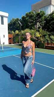 Natalie Noel Mariduena feet photo thumbnail