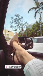 Candice Swanepoel feet photo thumbnail