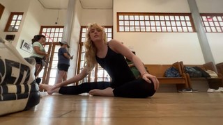 Kathryn Newton feet photo thumbnail