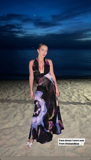 Helen Flanagan feet photo thumbnail