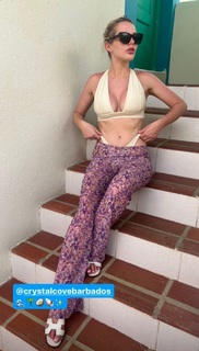 Helen Flanagan feet photo thumbnail