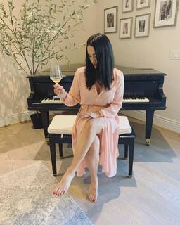 Nikki Garcia feet photo thumbnail
