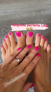 Tania Cagnotto feet photo thumbnail