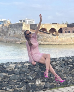 Lili Estefan feet photo thumbnail