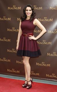 Kelly Brook feet photo thumbnail