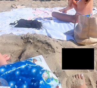 Olivia Culpo feet photo thumbnail