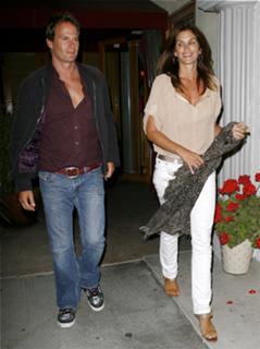 Cindy Crawford feet photo thumbnail