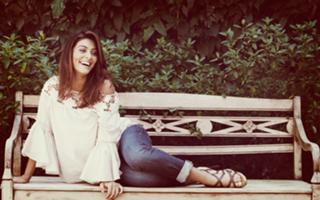 Juliana Paes feet photo thumbnail