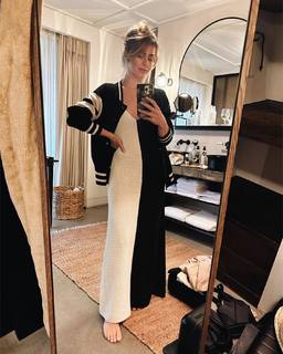 Julianne Hough feet photo thumbnail