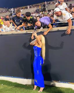 Iggy Azalea feet photo 3