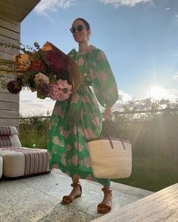 Abigail Spencer feet photo thumbnail
